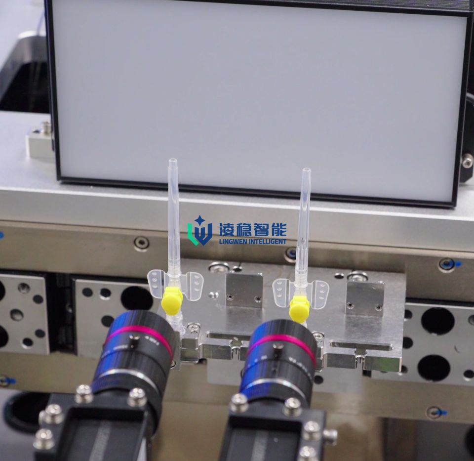 Машина для сборки канюль типа Wing IV