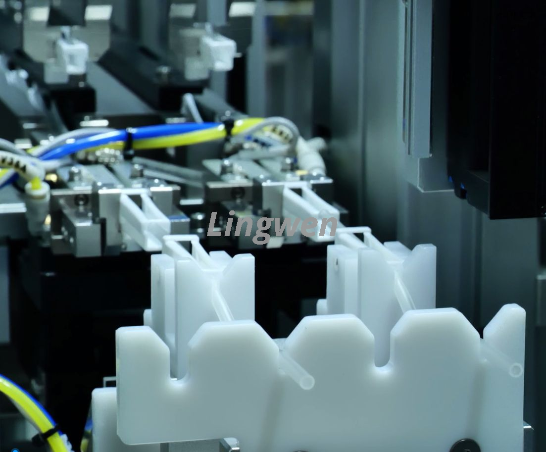 Машина для сборки медицинских соединительных трубок