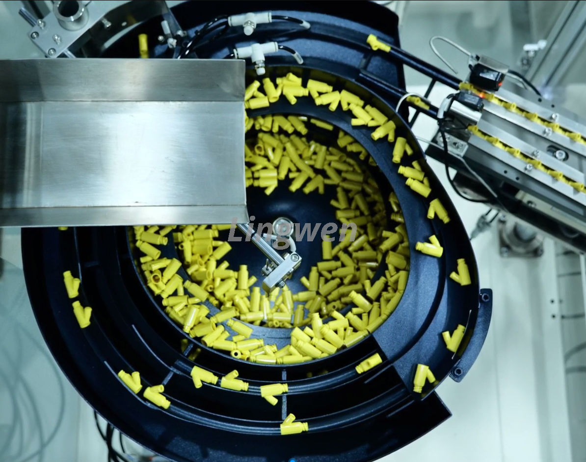 Машина для сборки позитивных безыгольных соединителей