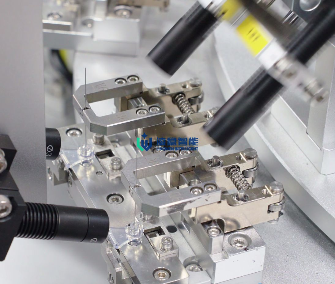 Машина для сборки канюль типа Wing IV