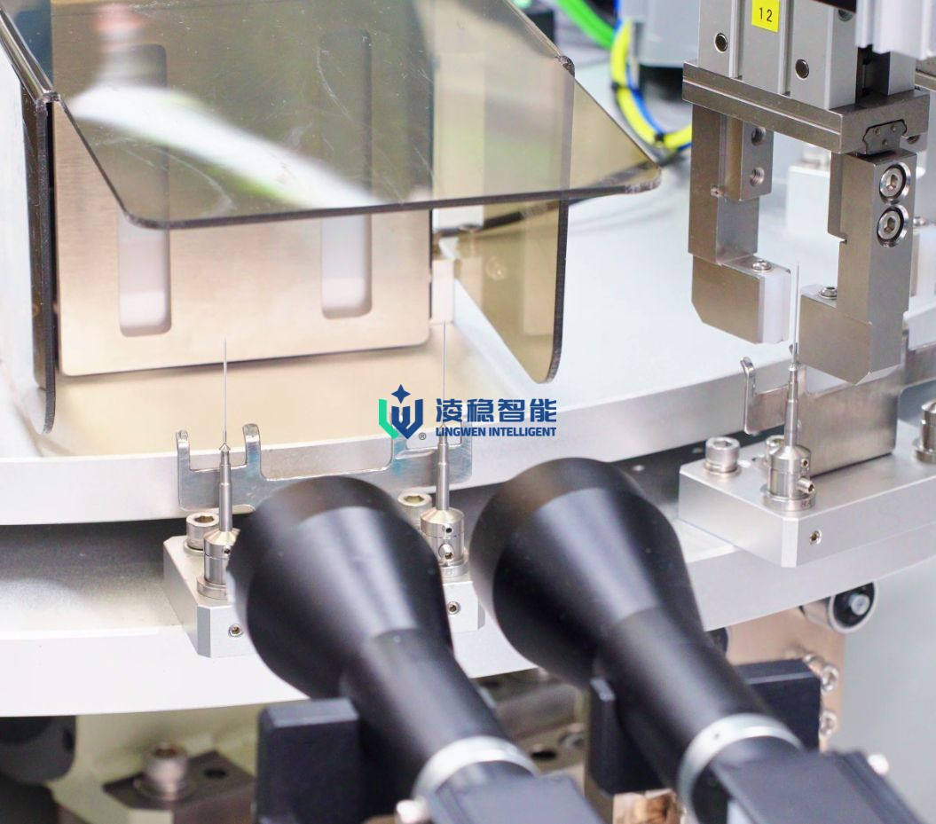 Машина для сборки канюль типа Wing IV