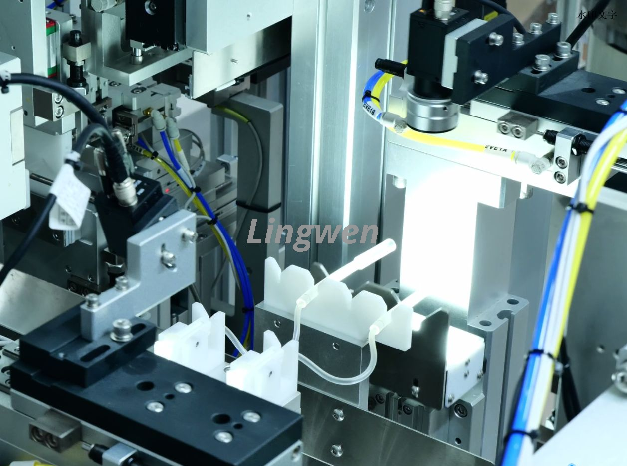 Машина для сборки медицинских соединительных трубок